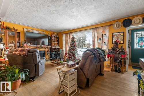 9236 86 Street, Edmonton, AB - Indoor