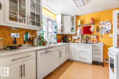 9236 86 Street, Edmonton, AB - Indoor Photo Showing Kitchen