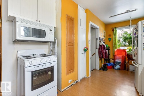 9236 86 Street, Edmonton, AB - Indoor