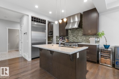 1723 168 Street, Edmonton, AB - Indoor Photo Showing Kitchen With Upgraded Kitchen