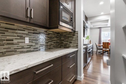 1723 168 Street, Edmonton, AB - Indoor Photo Showing Kitchen With Upgraded Kitchen