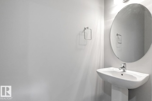 1723 168 Street, Edmonton, AB - Indoor Photo Showing Bathroom