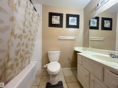 5955 40 Avenue, Edmonton, AB - Indoor Photo Showing Bathroom