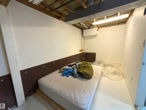5955 40 Avenue, Edmonton, AB - Indoor Photo Showing Basement