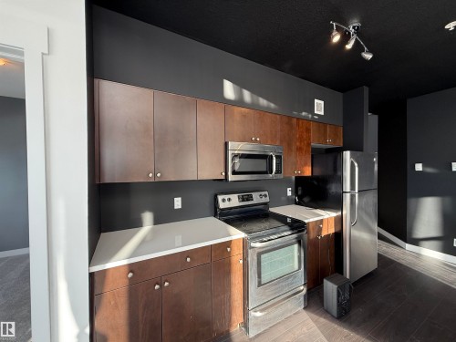 611 11425 105 Avenue, Edmonton, AB - Indoor Photo Showing Kitchen