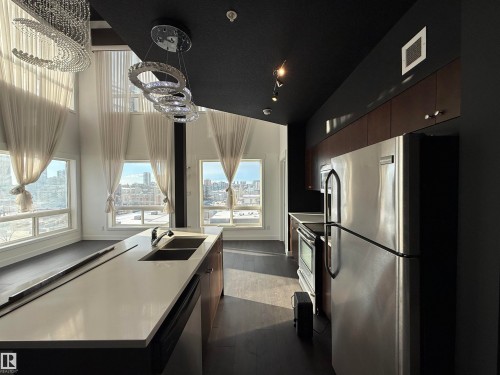 611 11425 105 Avenue, Edmonton, AB - Indoor Photo Showing Kitchen With Double Sink