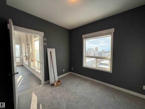 611 11425 105 Avenue, Edmonton, AB - Indoor Photo Showing Other Room