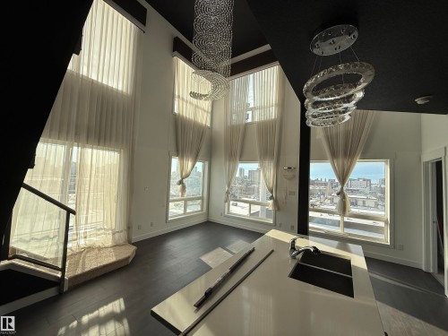 611 11425 105 Avenue, Edmonton, AB - Indoor