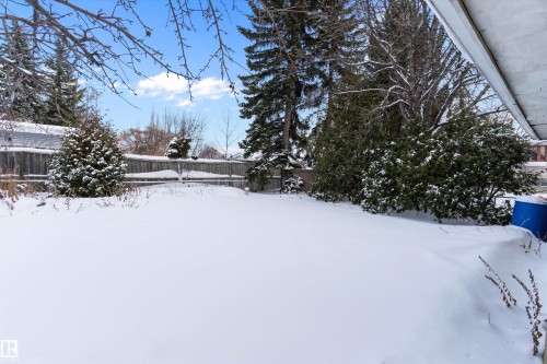 View of snowy yard - 17107 86 Avenue Nw, Edmonton, AB - Outdoor