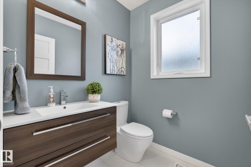 9714 87 Street, Edmonton, AB - Indoor Photo Showing Bathroom