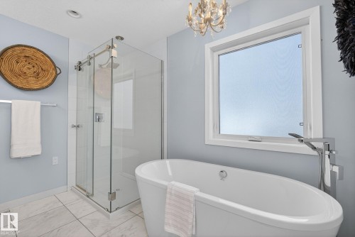 9714 87 Street, Edmonton, AB - Indoor Photo Showing Bathroom