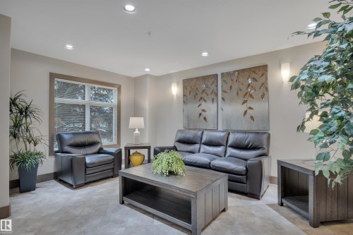 264 11517 Ellerslie Road, Edmonton, AB - Indoor Photo Showing Living Room