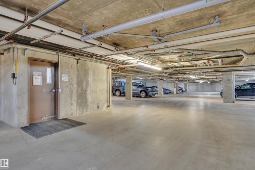 264 11517 Ellerslie Road, Edmonton, AB - Indoor Photo Showing Garage