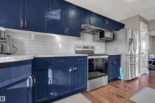 3131 14 Avenue, Edmonton, AB - Indoor Photo Showing Kitchen