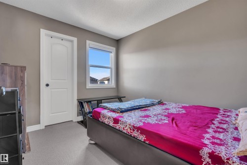 3131 14 Avenue, Edmonton, AB - Indoor Photo Showing Bedroom