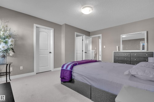 3131 14 Avenue, Edmonton, AB - Indoor Photo Showing Bedroom