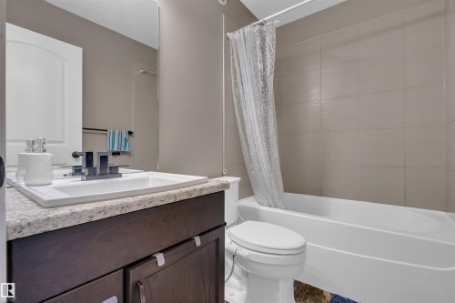 3131 14 Avenue, Edmonton, AB - Indoor Photo Showing Bathroom