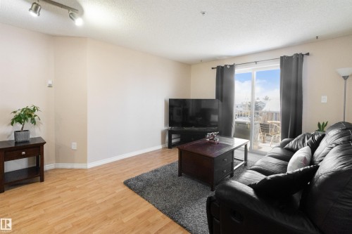 312 155 Edwards Drive, Edmonton, AB - Indoor Photo Showing Living Room