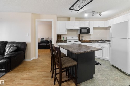 312 155 Edwards Drive, Edmonton, AB - Indoor Photo Showing Kitchen