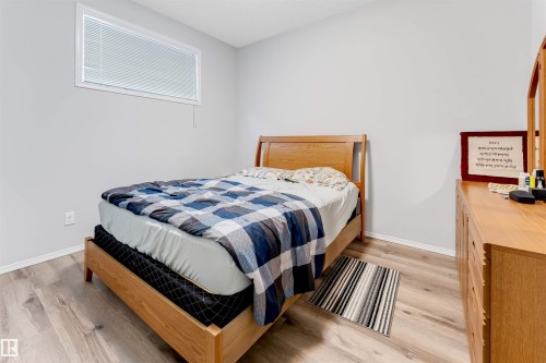 6 6520 2 Avenue, Edmonton, AB - Indoor Photo Showing Bedroom