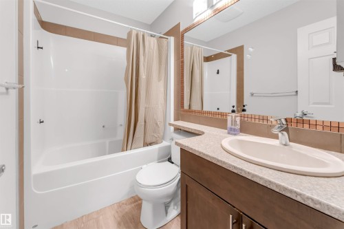 6 6520 2 Avenue, Edmonton, AB - Indoor Photo Showing Bathroom