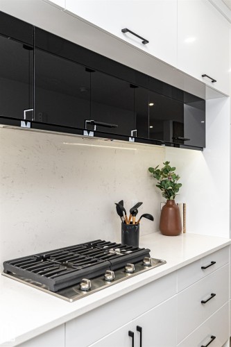 9622 86 Street, Edmonton, AB - Indoor Photo Showing Kitchen