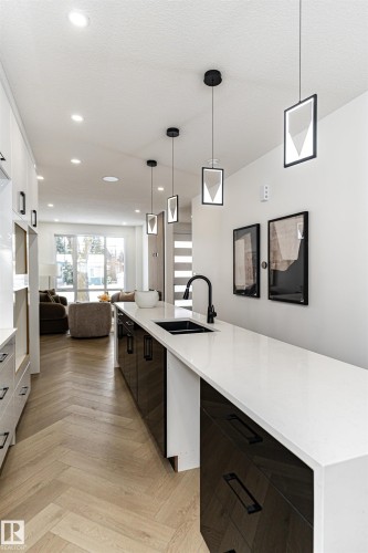 9622 86 Street, Edmonton, AB - Indoor Photo Showing Kitchen With Upgraded Kitchen