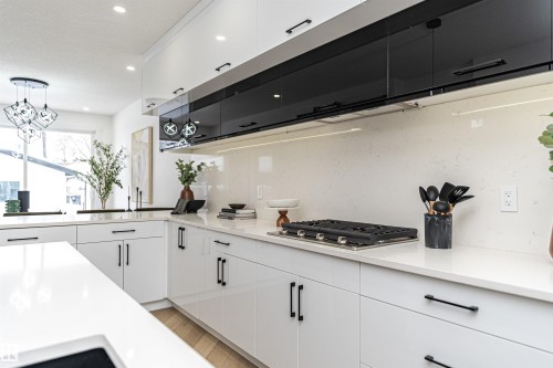 9622 86 Street, Edmonton, AB - Indoor Photo Showing Kitchen
