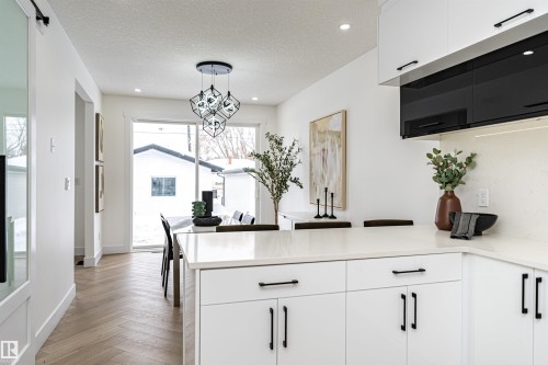 9622 86 Street, Edmonton, AB - Indoor