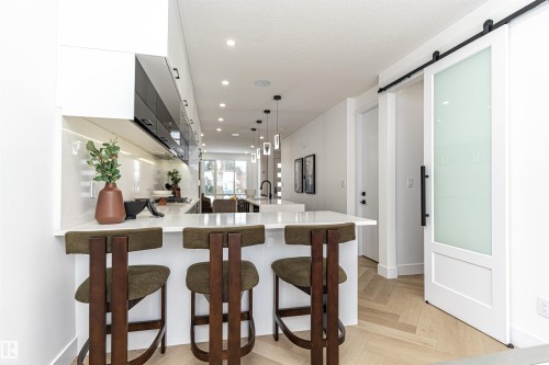 9622 86 Street, Edmonton, AB - Indoor Photo Showing Dining Room