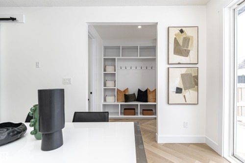 9622 86 Street, Edmonton, AB - Indoor