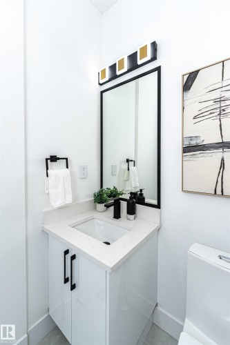 9622 86 Street, Edmonton, AB - Indoor Photo Showing Bathroom