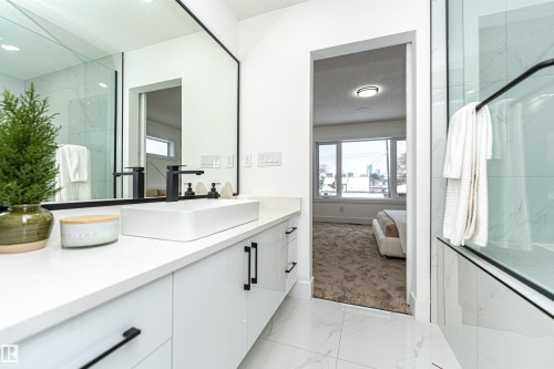 9622 86 Street, Edmonton, AB - Indoor Photo Showing Bathroom