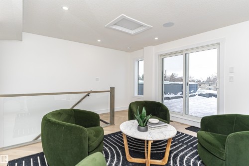 9622 86 Street, Edmonton, AB - Indoor