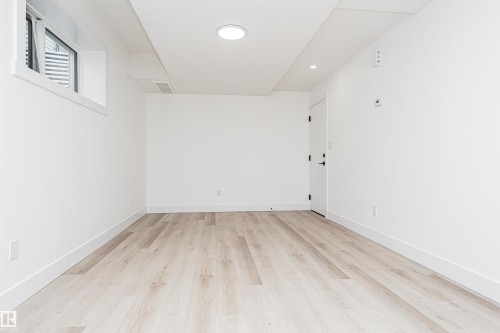 9622 86 Street, Edmonton, AB - Indoor Photo Showing Other Room