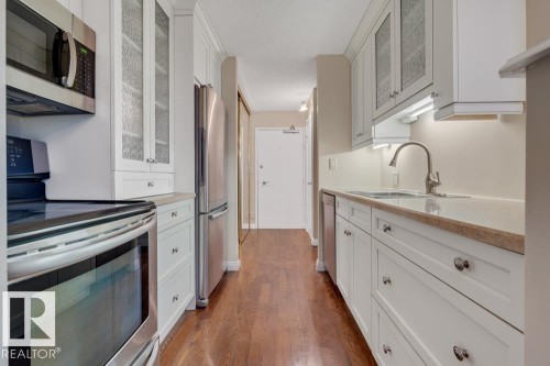 1012 11307 99 Avenue, Edmonton, AB - Indoor Photo Showing Kitchen