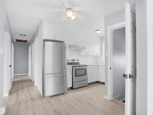 9815 159 Street, Edmonton, AB - Indoor Photo Showing Kitchen