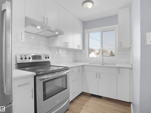 9815 159 Street, Edmonton, AB - Indoor Photo Showing Kitchen
