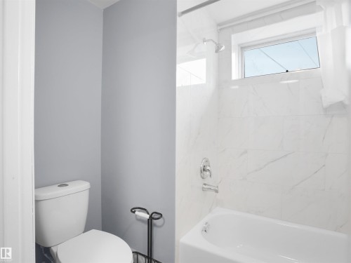 9815 159 Street, Edmonton, AB - Indoor Photo Showing Bathroom