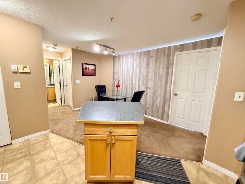 210 245 Edwards Drive, Edmonton, AB - Indoor Photo Showing Other Room