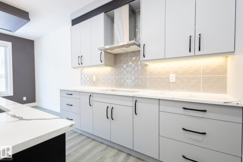 106 Edgefield Way Nw, St. Albert, AB - Indoor Photo Showing Kitchen