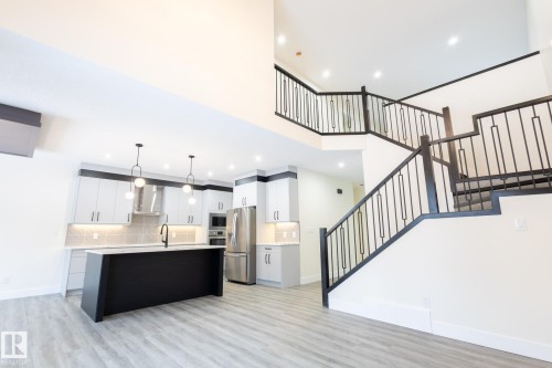 106 Edgefield Way Nw, St. Albert, AB - Indoor Photo Showing Kitchen With Upgraded Kitchen