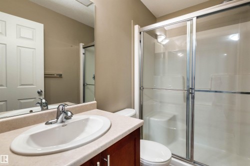 1615 Towne Centre Boulevard, Edmonton, AB - Indoor Photo Showing Bathroom