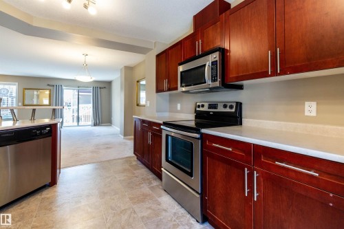 1615 Towne Centre Boulevard, Edmonton, AB - Indoor Photo Showing Kitchen With Stainless Steel Kitchen