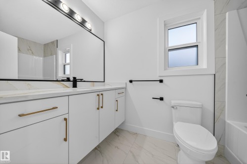 472 Roberts Crescent, Leduc, AB - Indoor Photo Showing Bathroom