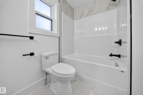 472 Roberts Crescent, Leduc, AB - Indoor Photo Showing Bathroom