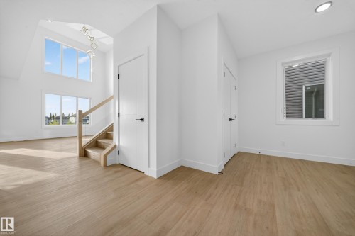 472 Roberts Crescent, Leduc, AB - Indoor Photo Showing Other Room