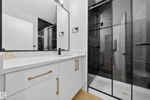 472 Roberts Crescent, Leduc, AB - Indoor Photo Showing Bathroom