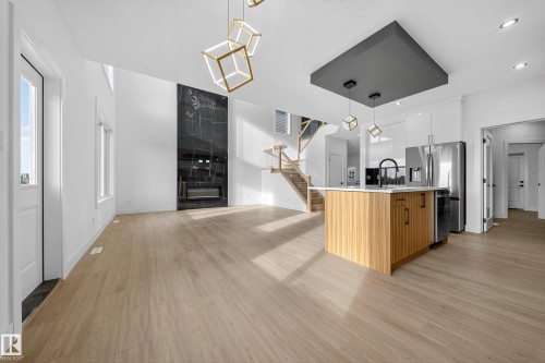 472 Roberts Crescent, Leduc, AB - Indoor Photo Showing Kitchen