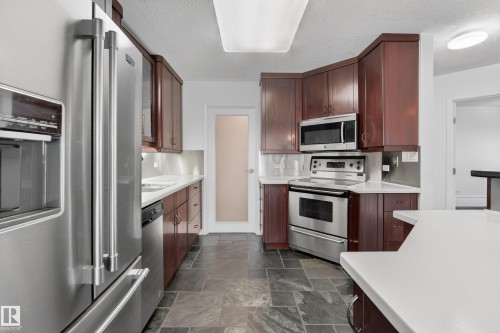 1901 10011 123 Street, Edmonton, AB - Indoor Photo Showing Kitchen